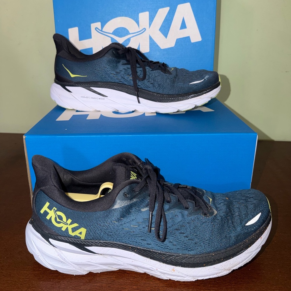 Hoka One One Clifton 8 Men’s 10.5 D Navy Running Shoes | Pre-Owned w/ Flaws